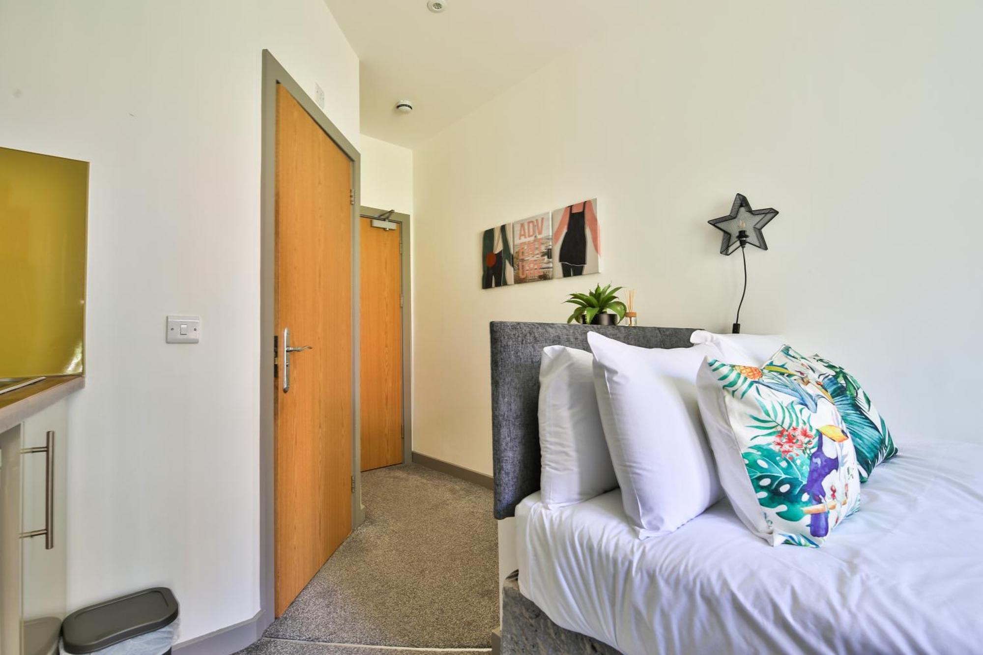 Princess Lofts City Centre Studios With Nespresso Coffee Machines & New Fast Wifi By Stayright 斯旺西 外观 照片