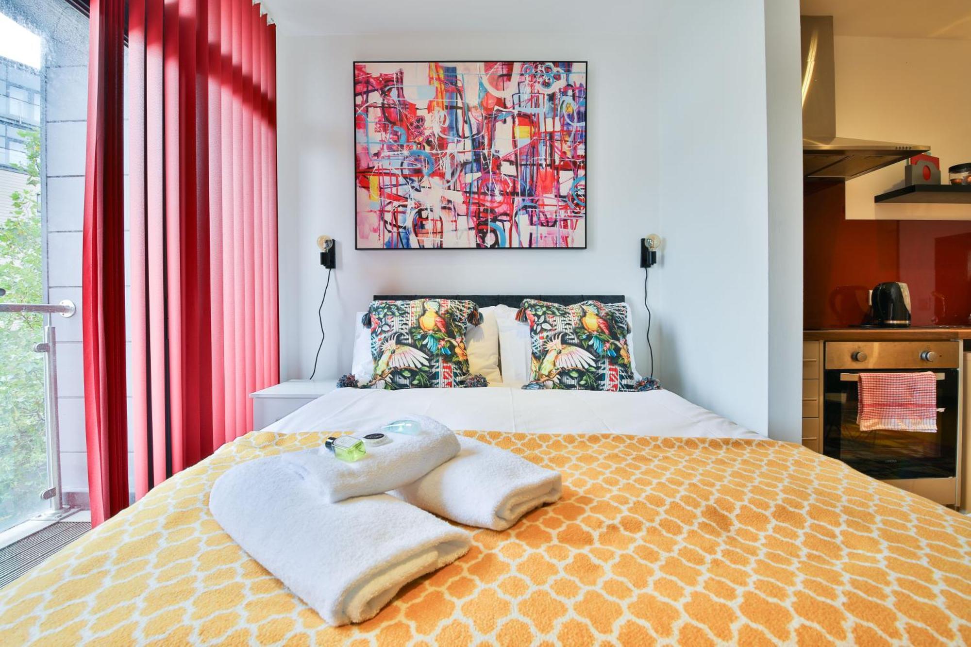 Princess Lofts City Centre Studios With Nespresso Coffee Machines & New Fast Wifi By Stayright 斯旺西 外观 照片