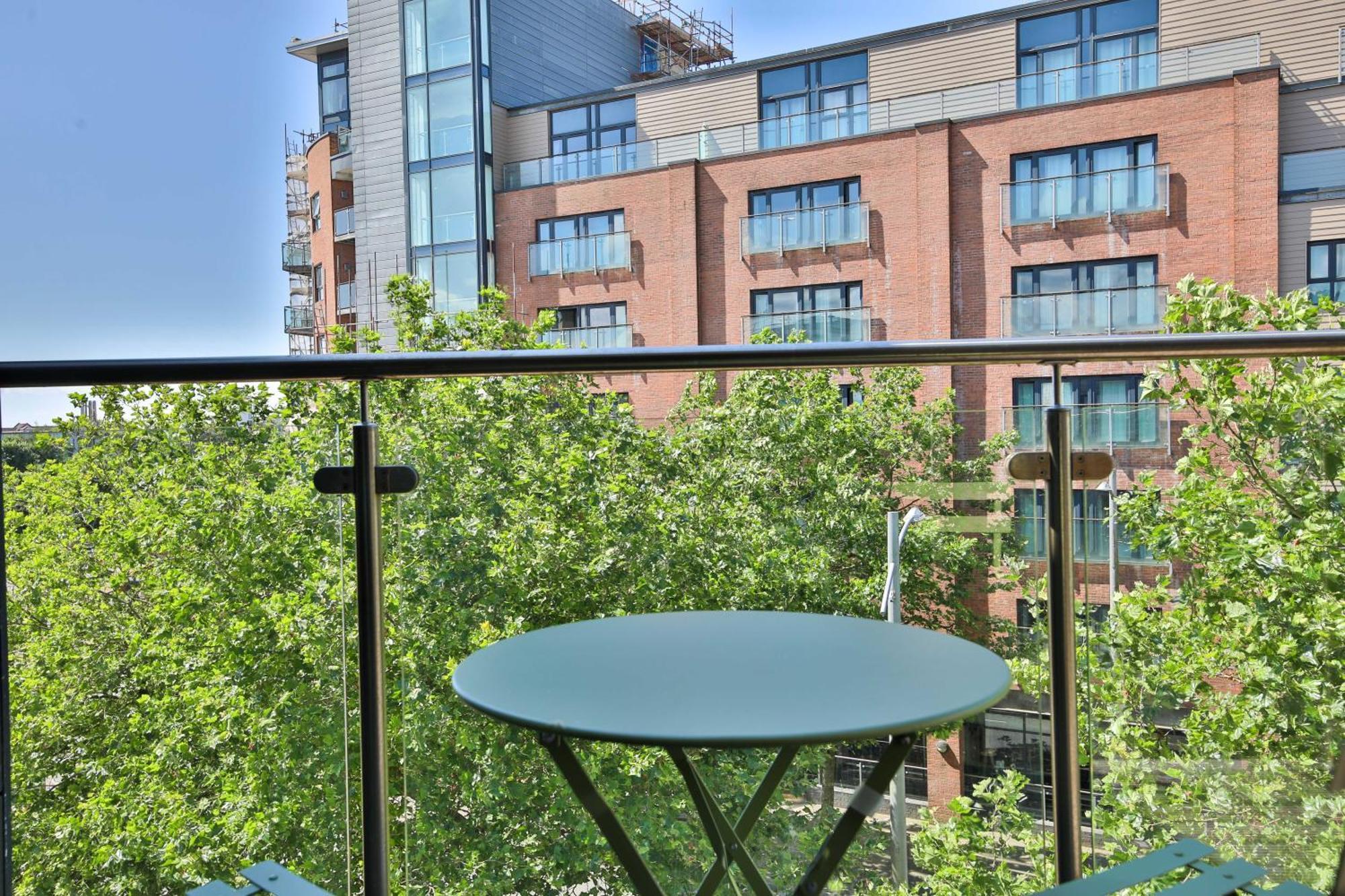 Princess Lofts City Centre Studios With Nespresso Coffee Machines & New Fast Wifi By Stayright 斯旺西 外观 照片